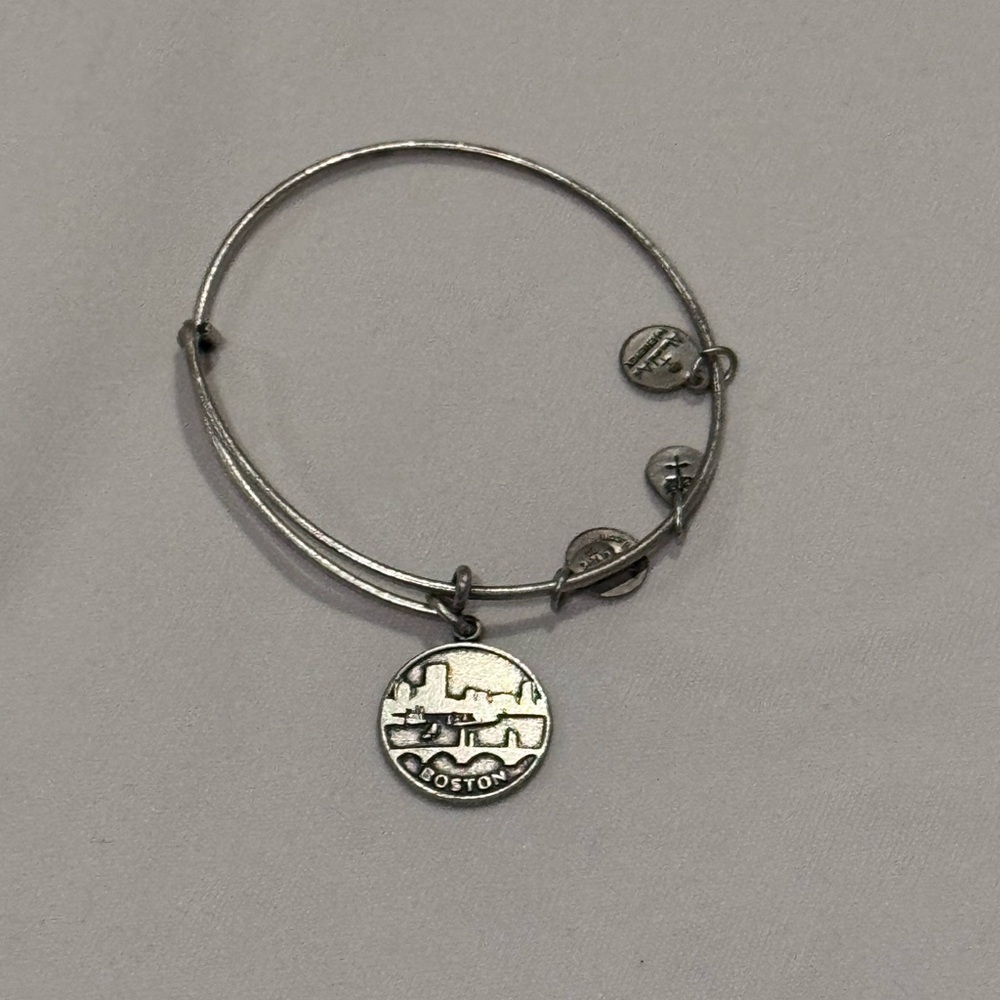 ☀️Alex and Ani Boston Bracelet